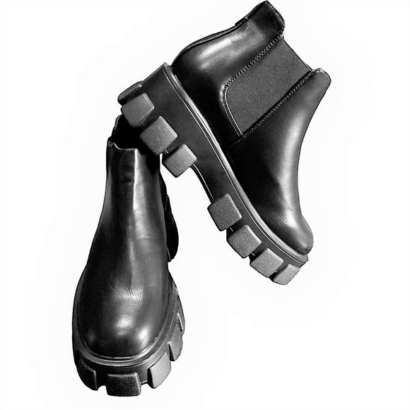 Truffle Collection Shoes - Chunky Boots, Wide Fit Gothic Platform Boot, Black Ankle Boots, Winter Boots